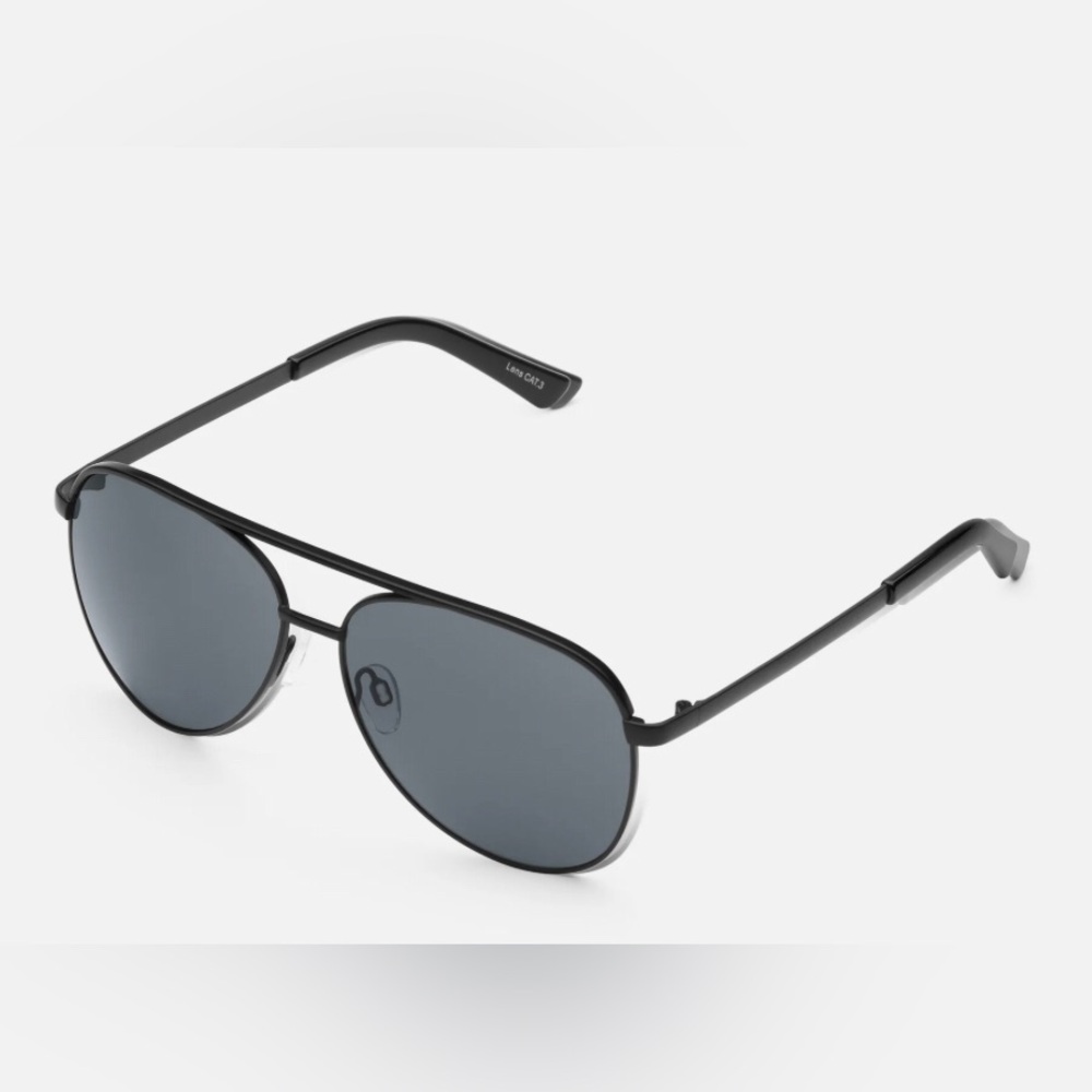 Quay VIVIENNE black‎ oversized aviator sunglasses new with black canvas pouch